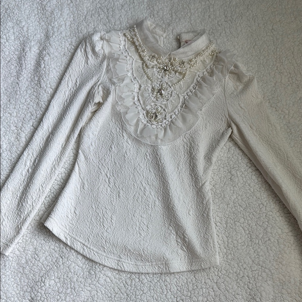 Elegant White Lace Embellished Women's Top